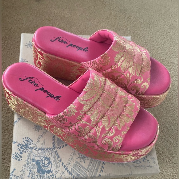 Free People Almost Paradise Platform Sandles - Picture 3 of 8